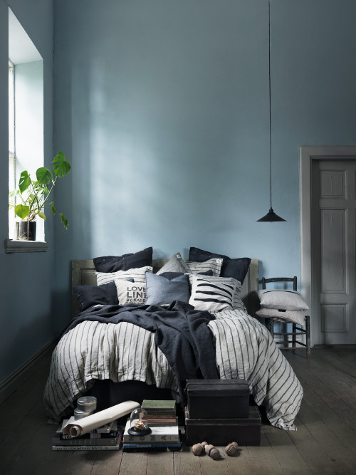 lovely-linen-bed-stripes black