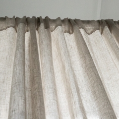 Vorhänge und Gardinen von LineMe in Charcoal Terra Fringe vor dem Fenster