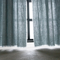 Vorhänge und Gardinen von LineMe in Ice Blue Terra Fringe, Boden- und Seitennaht